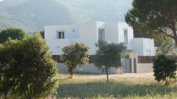 VILLA ALYSSE - 4 bedrooms - sleeps 8 to10 - CALVI